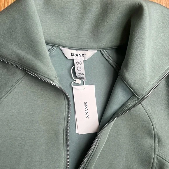 SPANX AirEssentials® Half Zip | Fennel - Picture 3 of 3